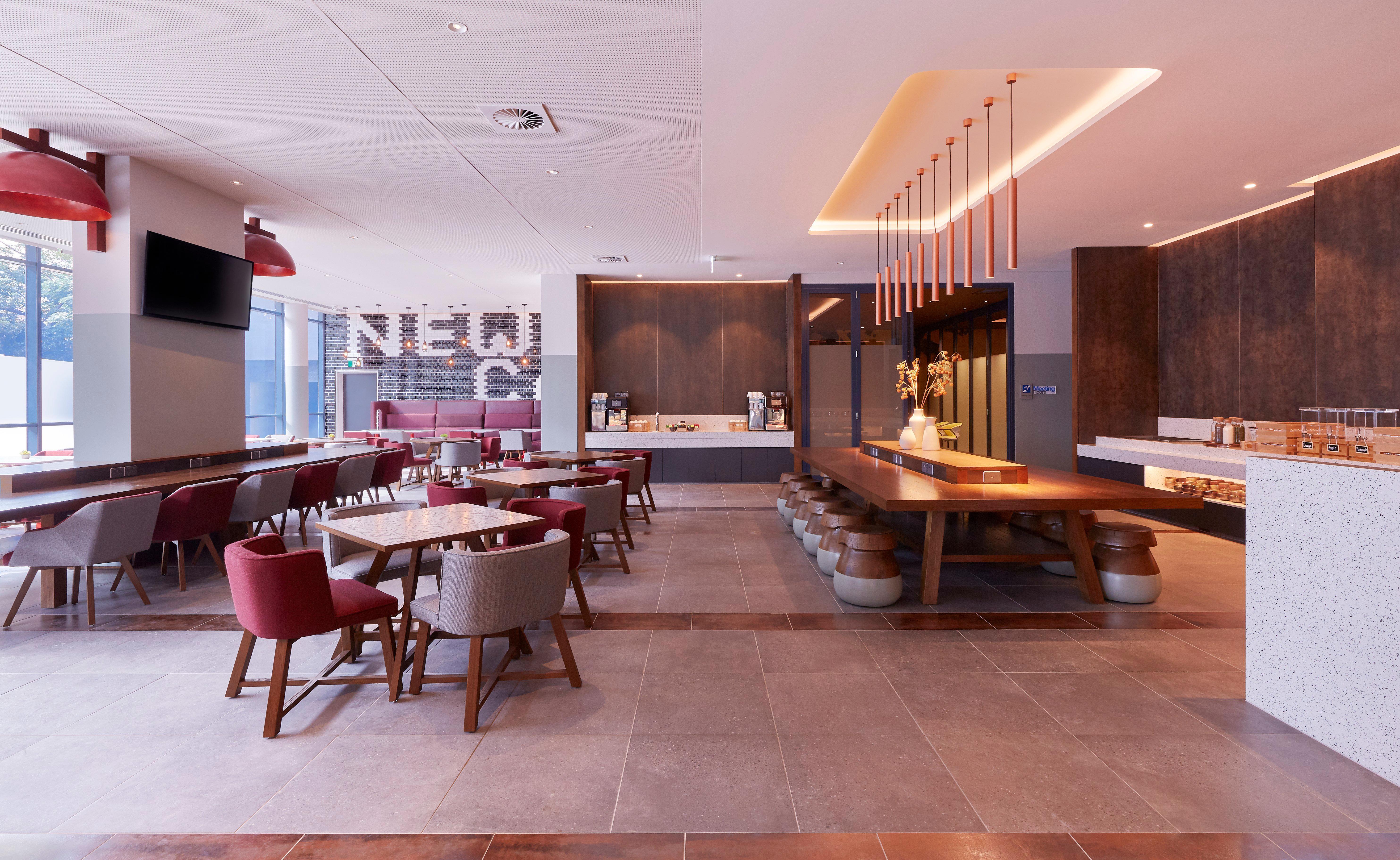Holiday Inn Express Newcastle By Ihg Bagian luar foto
